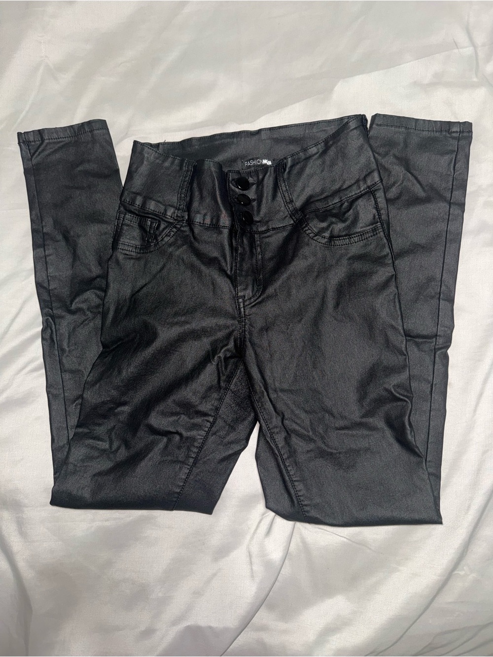 GUC | Fashion Nova Women’s Black Coated Skinny Jeans | size 5